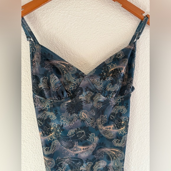 Motel Dammy Mesh Mini Dress In Tonal Blue Paisley - Picture 3 of 5